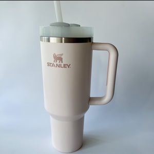 NEW 40 oz Stanley Quencher H2.0 FLOWSTATE Tumbler - Rose Quartz
